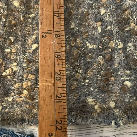 Marissa Christian Chunky Knit Buttoned Cardigan size small - Picture 5 of 7